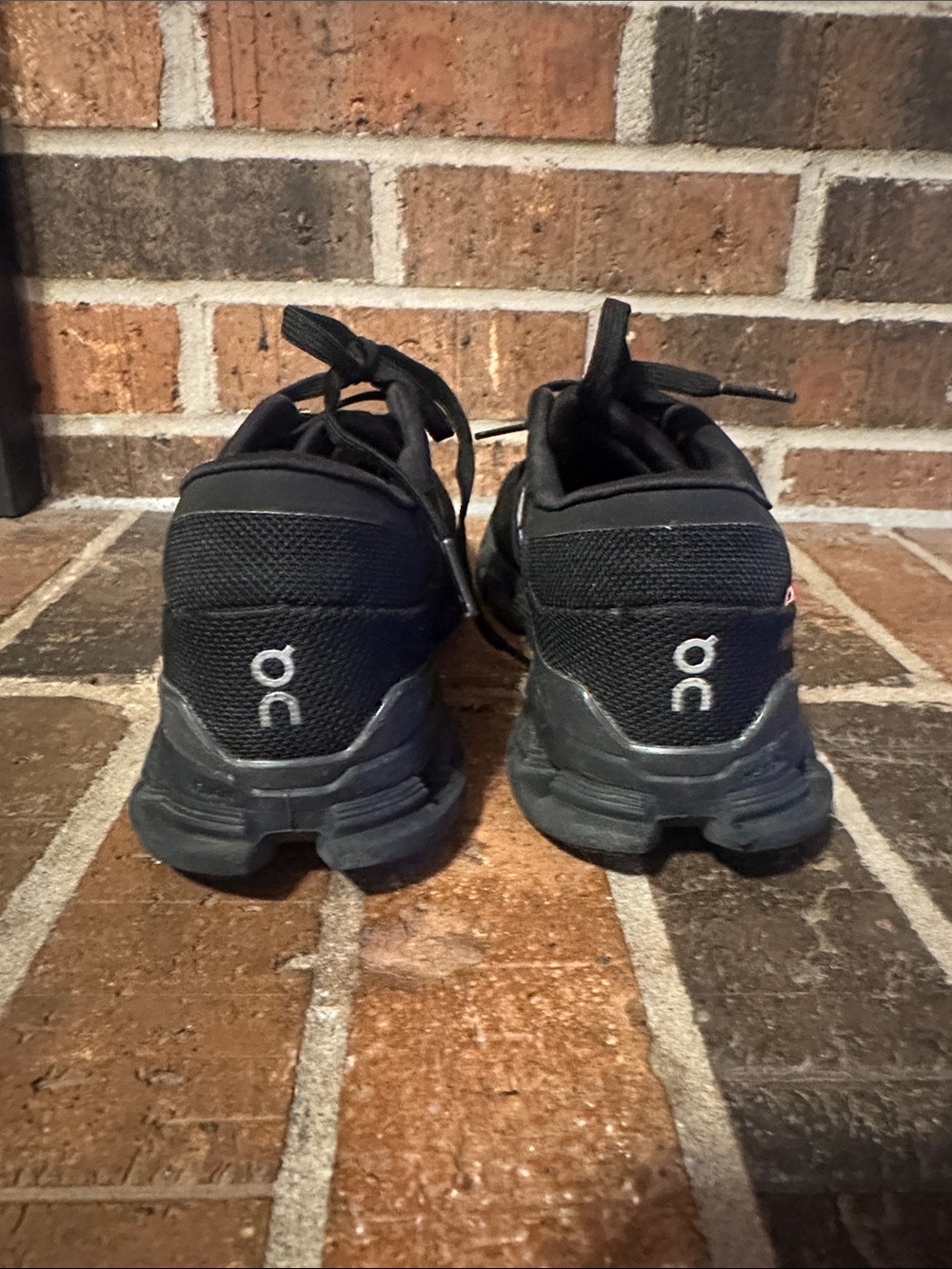 On Running Women's Black Cloud X size 8.5 - Picture 6 of 7